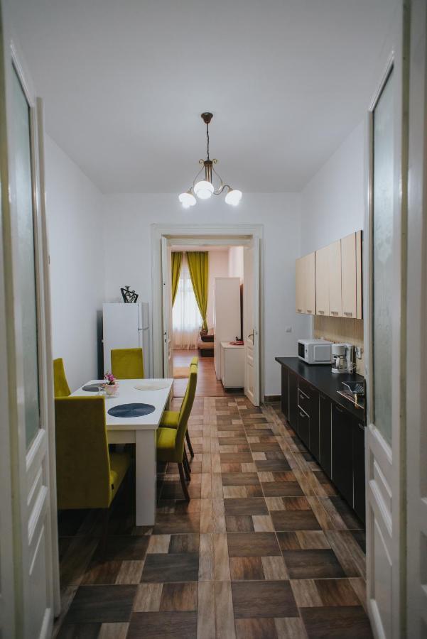 Noo'Vo Central Apartaments Oradea Ngoại thất bức ảnh