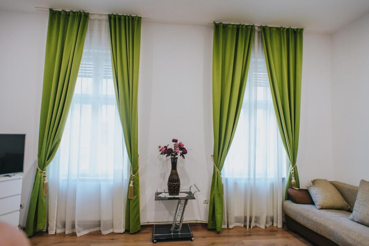 Noo'Vo Central Apartaments Oradea Ngoại thất bức ảnh
